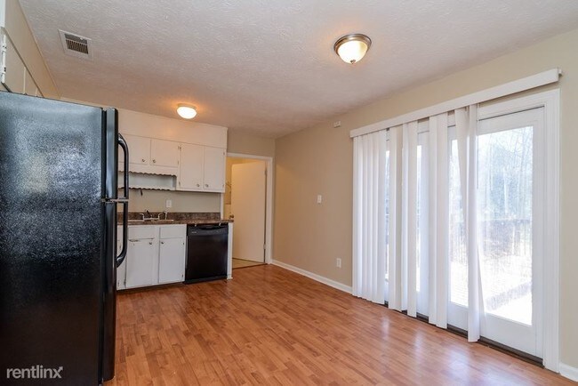 Building Photo - 3 br, 1 bath House - 2851 Britt Dr