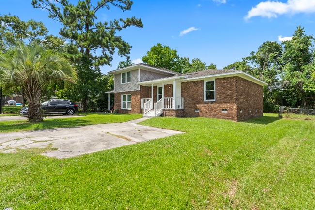 Building Photo - 103 Roberta Dr
