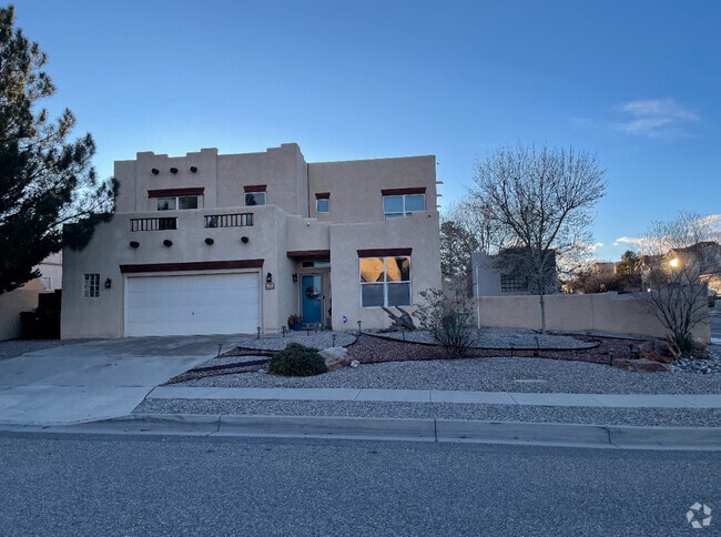 Building Photo - 6400 Freemont Hills Loop NE