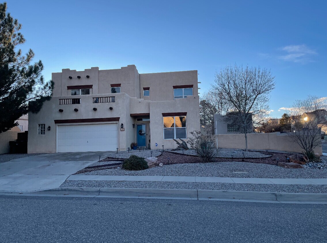 Foto principal - 6400 Freemont Hills Loop NE