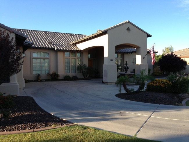 Building Photo - 12659 W El Nido Ct