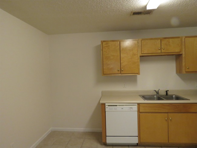 Building Photo - 161 Reaves Pl