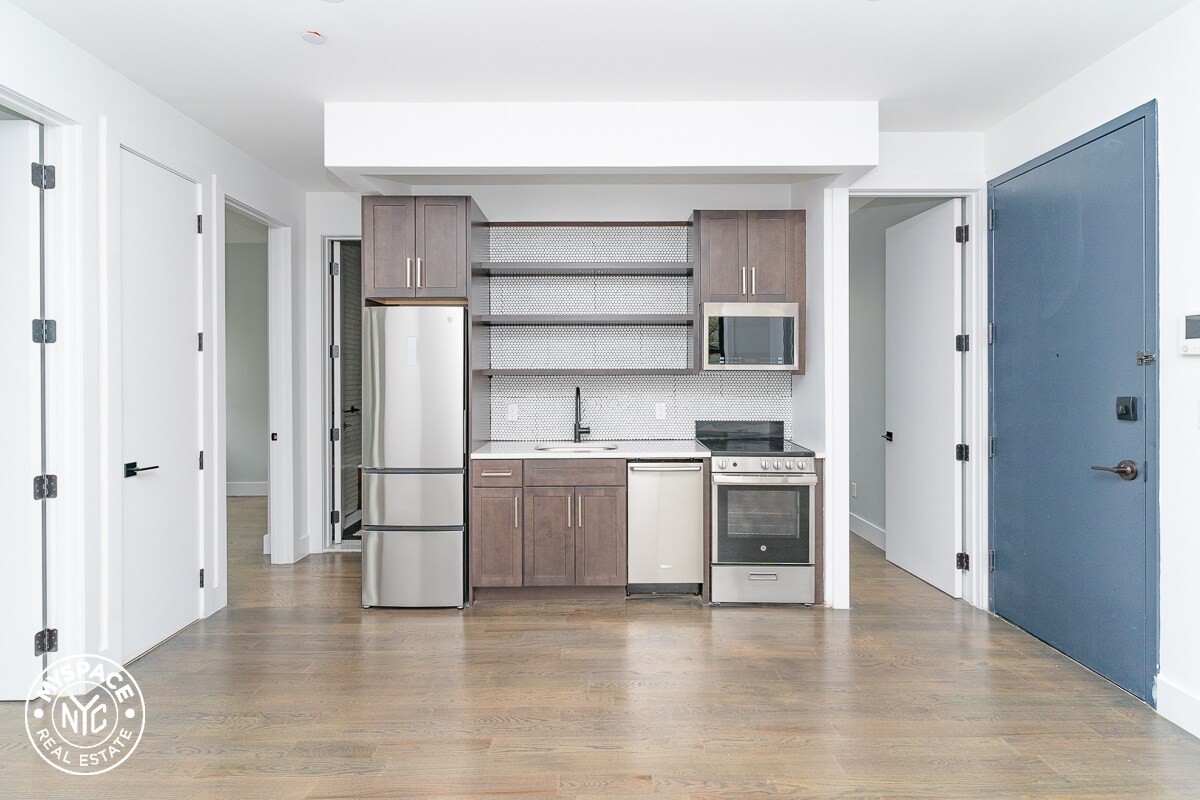 Foto principal - 644 Lorimer St