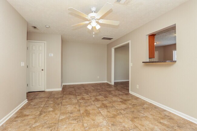 Building Photo - 606 Nixon Way