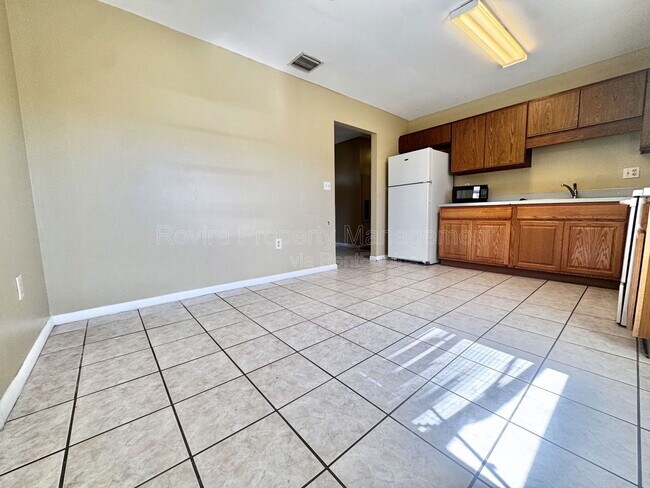 Foto del edificio - 176 Birmingham Dr