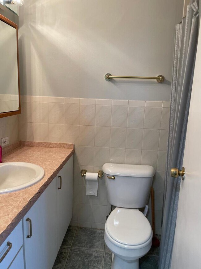 Foto del edificio - 6150 N Kenmore Ave