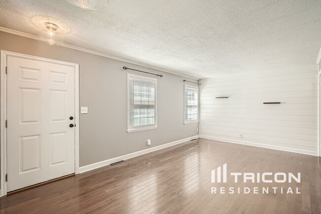 Foto del edificio - 6821 Thomas Ave S