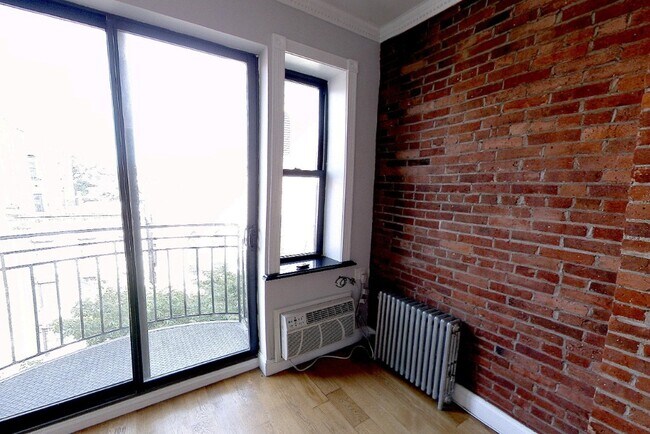 Foto del edificio - 102 E 7th St