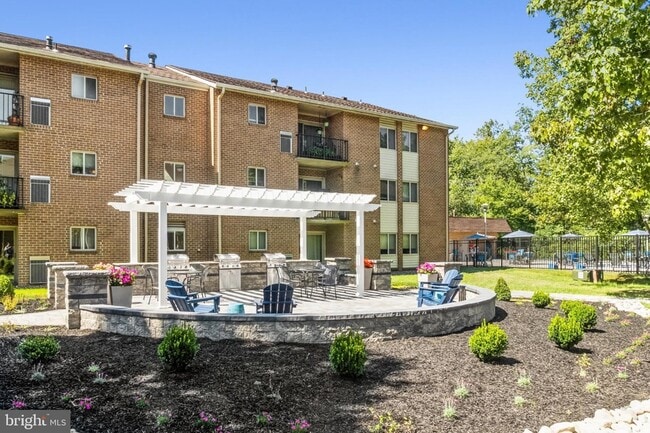 Building Photo - 803 Coconut Ct