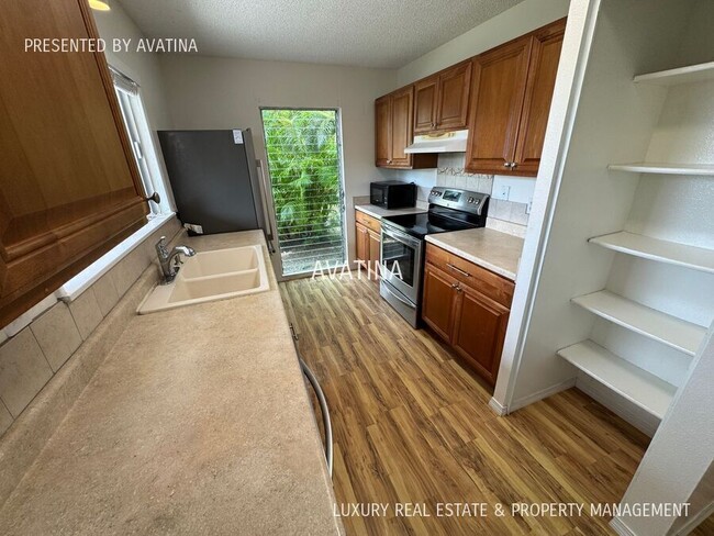 Building Photo - 44-104-104 Hako St