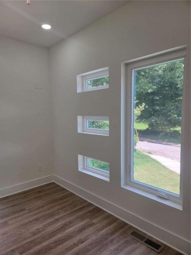 Foto del edificio - 1351 Brewster St SW