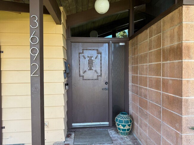 Foto del edificio - Desirable St Francis Neighborhood