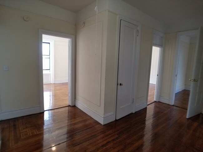 Building Photo - 49 St Nicholas Terrace