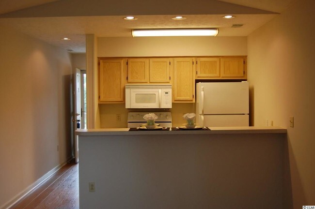 Building Photo - 4274 Pinehurst Cir