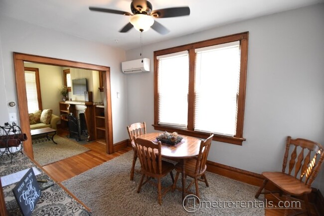 Dinning room 2 - 258 E Moler St