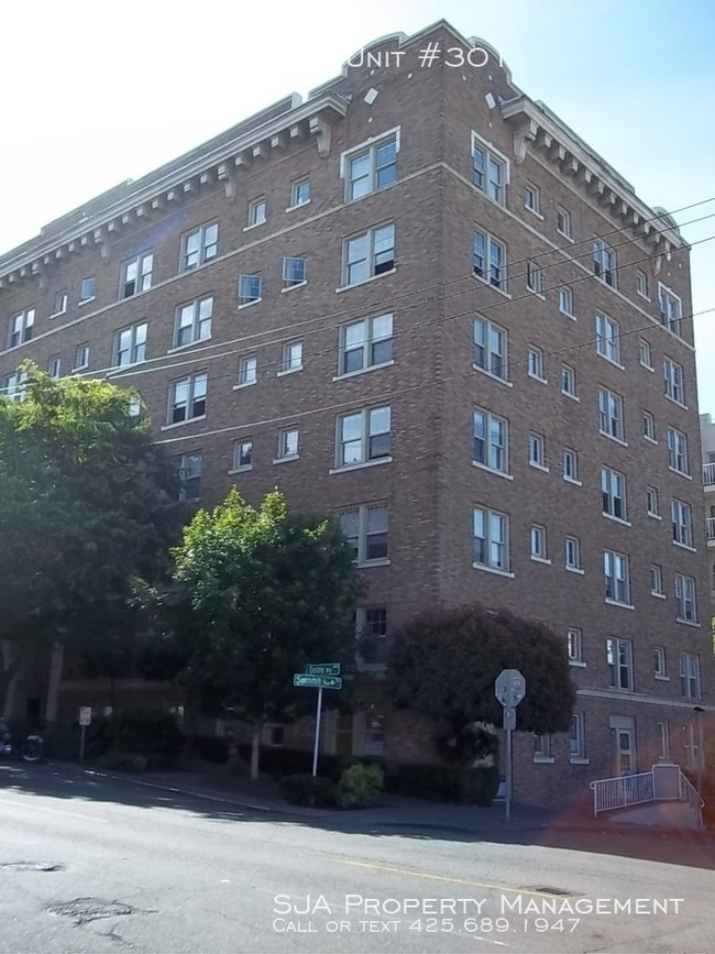Building Photo - Quaint and Cute unit in Capitol Hill Seattle