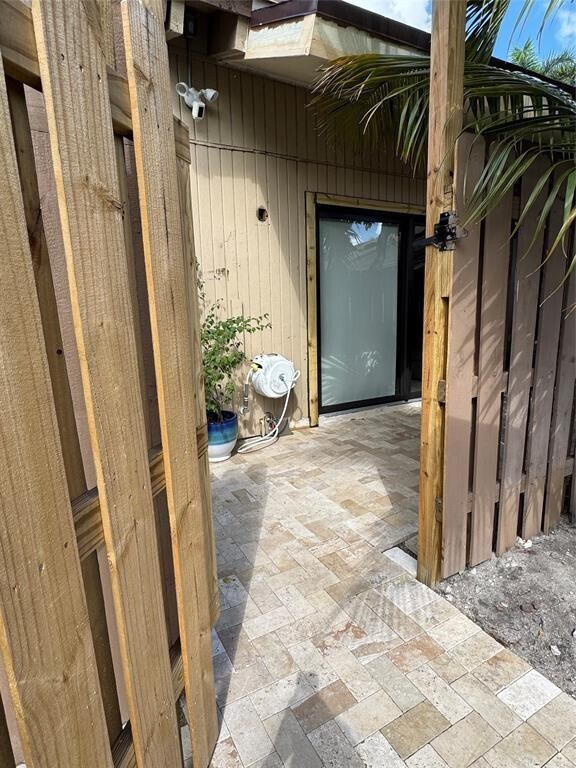 Foto del edificio - 8011 SW 22nd Ct