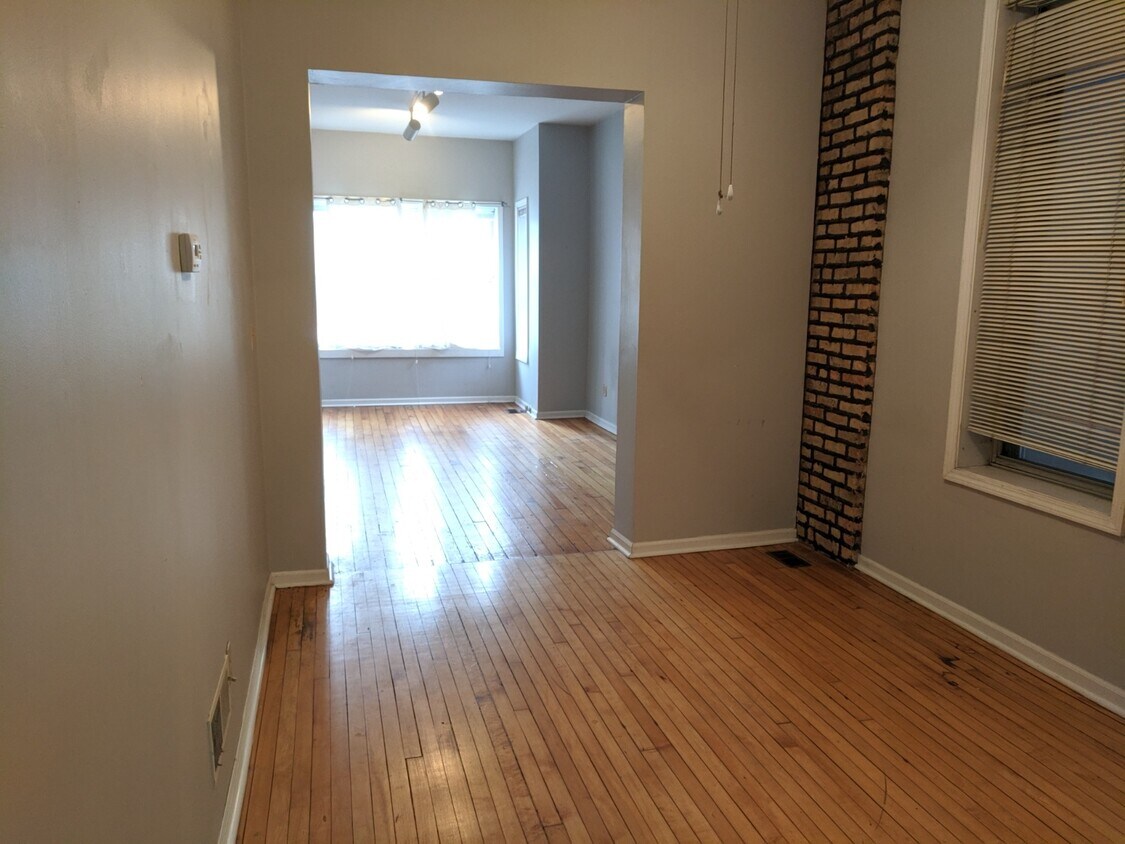 Stock Photo - 1639 N Claremont Ave