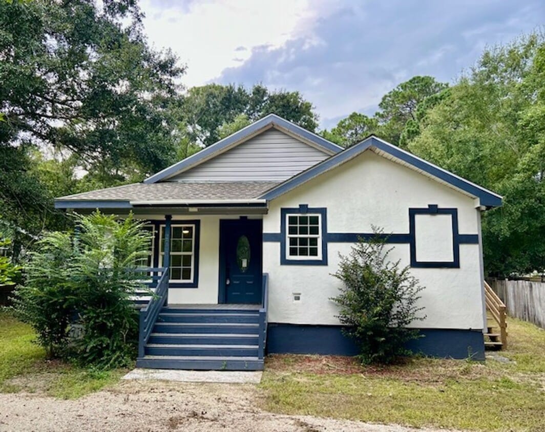 Primary Photo - Ocean Springs 3 Bedroom