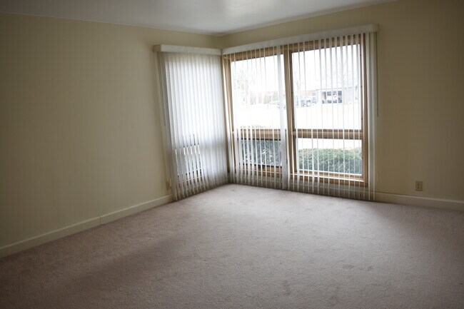 Sala de estar - 8747 Parkview Ct