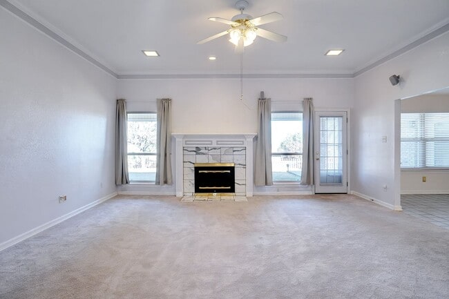 Building Photo - Beautiful Benbrook Home on Quarter Acre