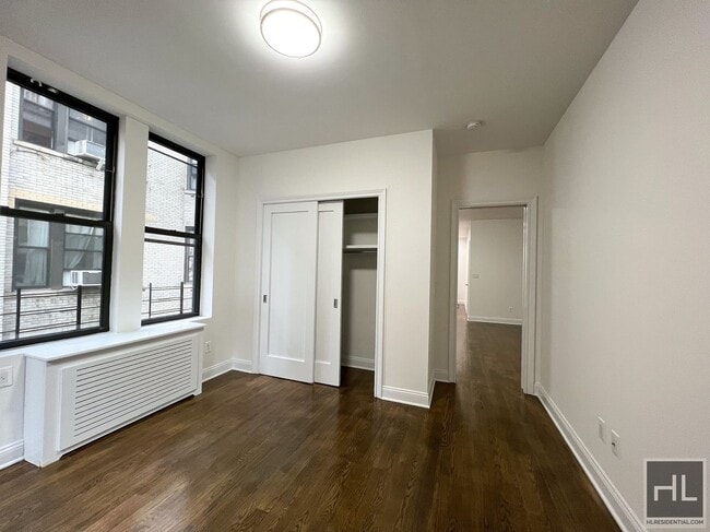 Building Photo - AMAZING CENTRAL PARK SOUTH 2 BED 2 BATH - ...