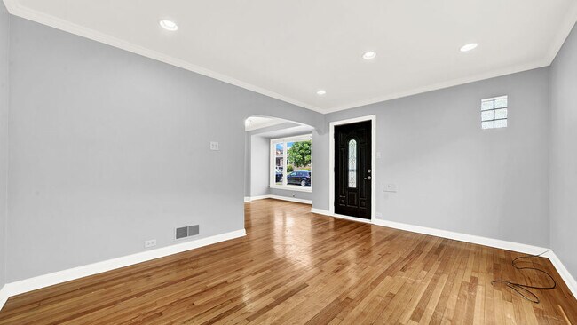 Foto del edificio - 5542 S Neva Ave