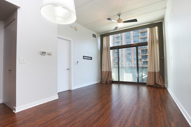 Foto del edificio - 650 W Wayman St