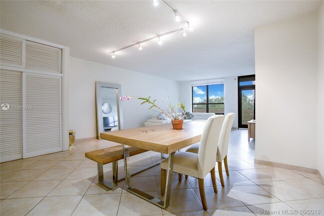 Foto del edificio - THE PLAZA OF BAL HARBOUR CONDO
