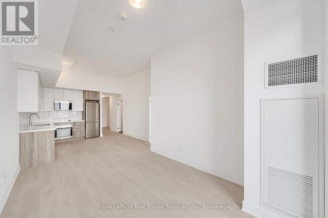 Building Photo - 2481 Taunton Rd