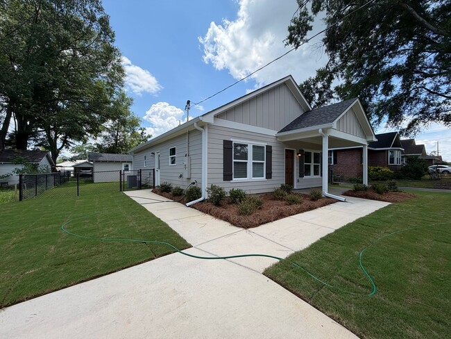 Building Photo - Brand New 3/2 House in Celanese- $1,995