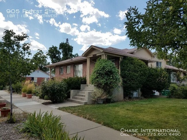 Foto del edificio - 905 Forest St