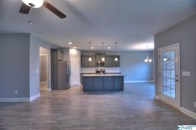 Foto del edificio - 250 Dustin Ln NW