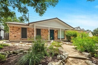 Building Photo - 3205 Santa Monica Dr