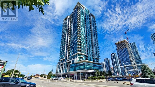 Building Photo - 3985-3985 Grand Park Dr