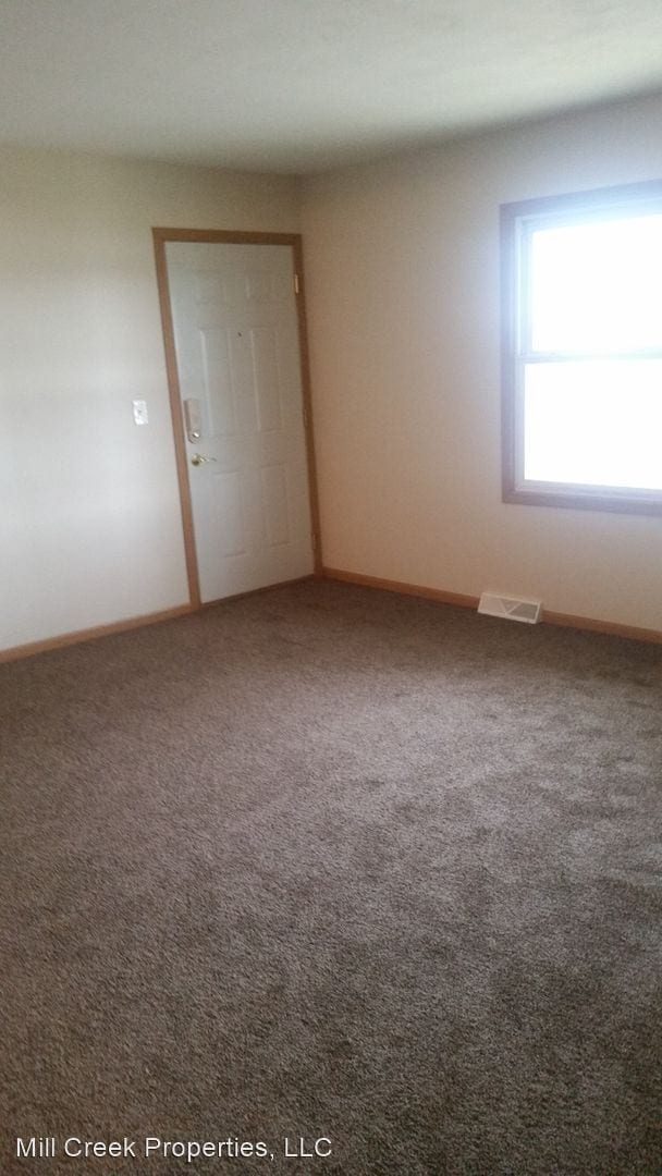 Building Photo - 1105 S Main St