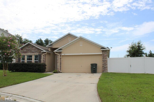 Building Photo - 125 Pine Bluff Ct