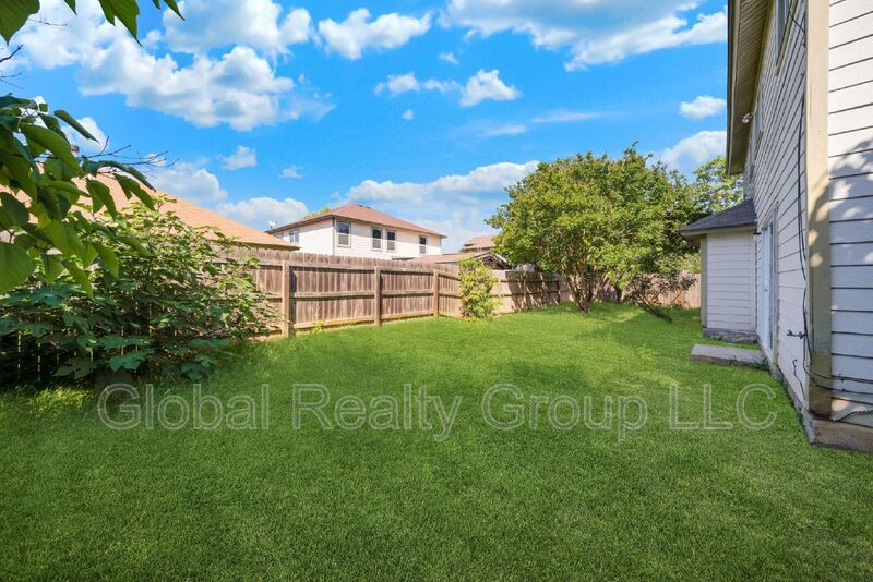 Primary Photo - 1117 Stone Hollow