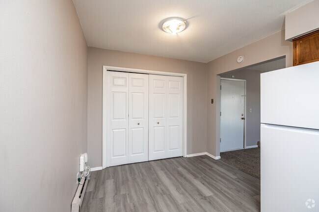 2 habitaciones, 1 baño - 904 pies cuadrados - Comedor - 1114 SE Belmont Dr
