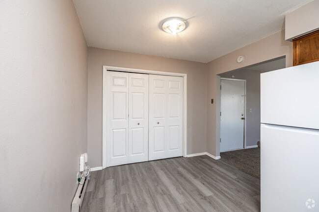 2BR, 1BA - 904SF - Dining Room - 1114 SE Belmont Dr