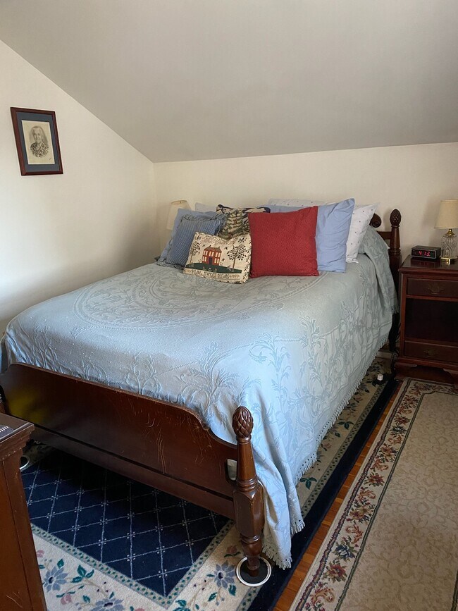 Bedroom (Furnishings Not Included) - 6 Briggs St