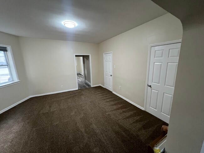 Building Photo - 3122 S Oak Park Ave