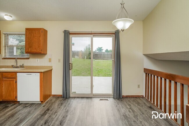 Foto del edificio - 1395 Shadberry Ct