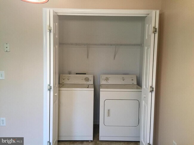 Building Photo - 105 Baybreeze Ct