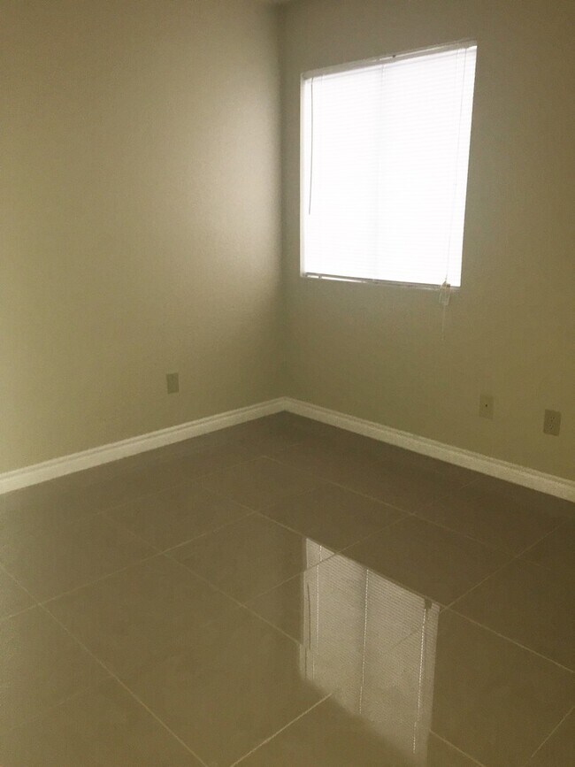 Building Photo - 5229 Indian River Dr