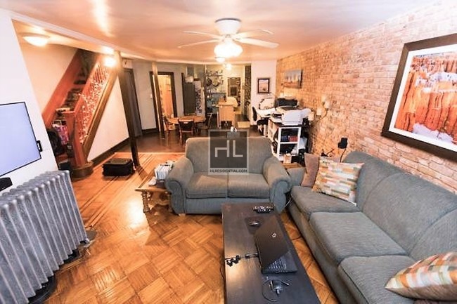Foto del edificio - 12 Parkside Ct