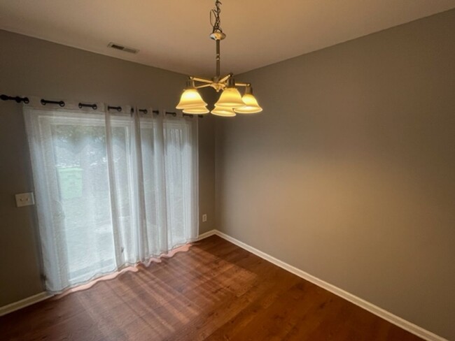 Foto del edificio - Available now in Long Lake, Raleigh!