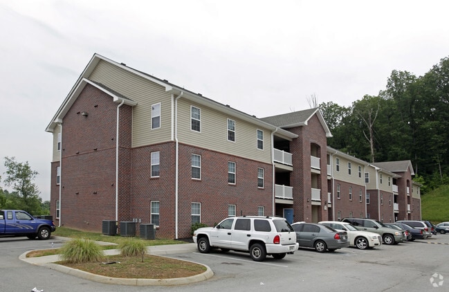 Building Photo - Oak Crest Apartments