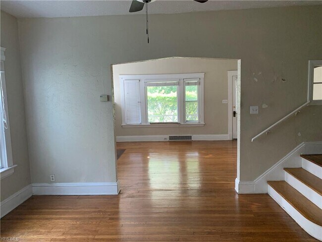 Foto del edificio - 2393 Woodmere Dr
