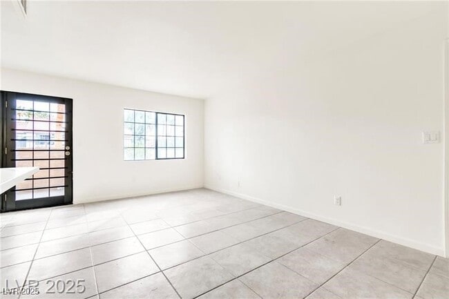Building Photo - 4131 Gannet Cir
